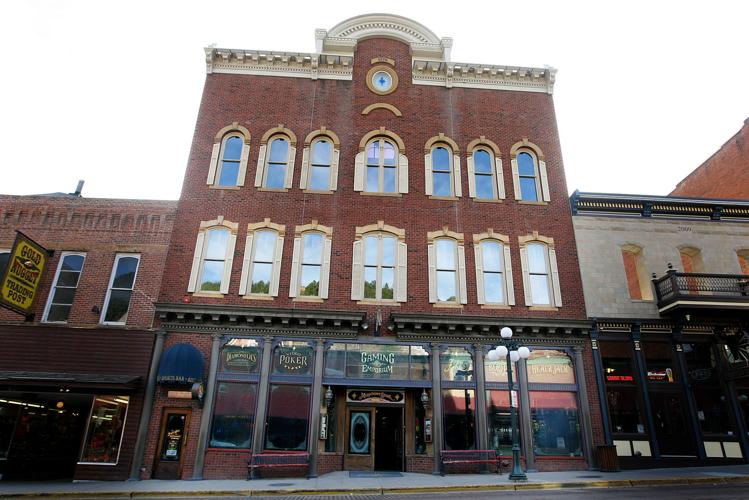 Lights go out on Costner's Midnight Star